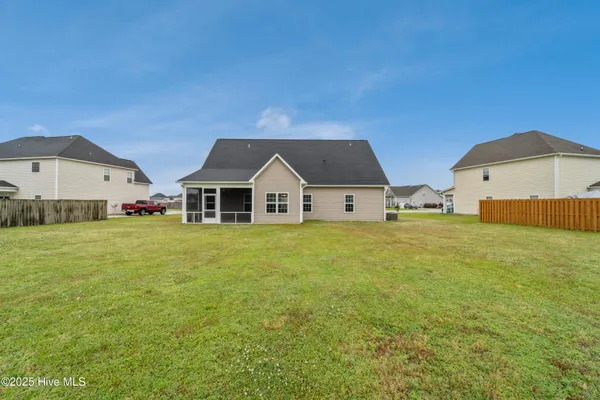 $2,095 | 418 Durham Station Drive, Jacksonville, NC 28546