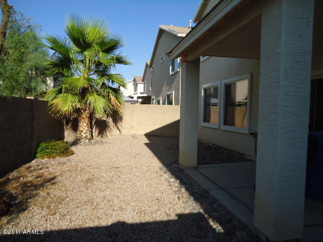 4022 West Fremont Rd. Phoenix, AZ 85041 - Photo 6 of 27 backayrd 2