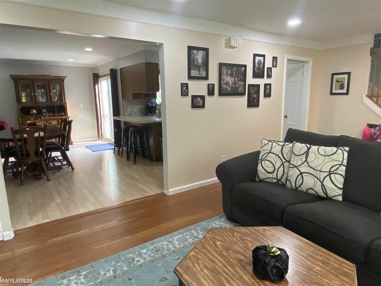 32452 Woody Road Fraser, MI 48026 - Photo 11 of 49 50060508-10.JPG