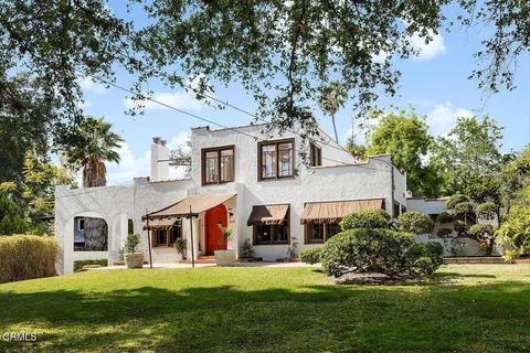 $1,595,000 | 1045 New York Drive, Altadena, CA 91001