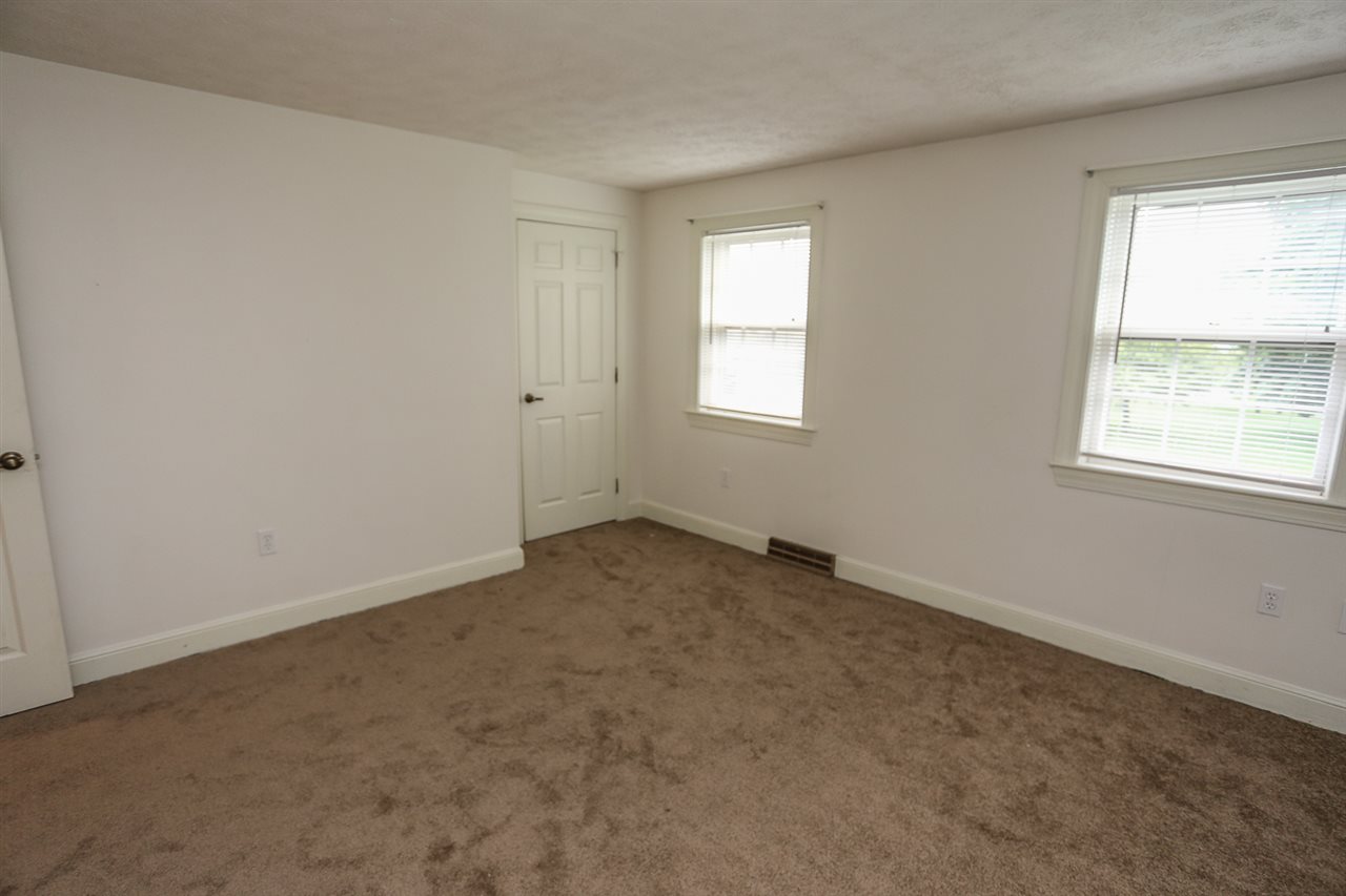 241 Winding Pond Road Londonderry, NH 03053 - Photo 11 of 27