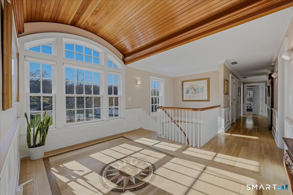 175 River Road Essex, CT 06426 - Photo 17 of 40 Second floor landing
