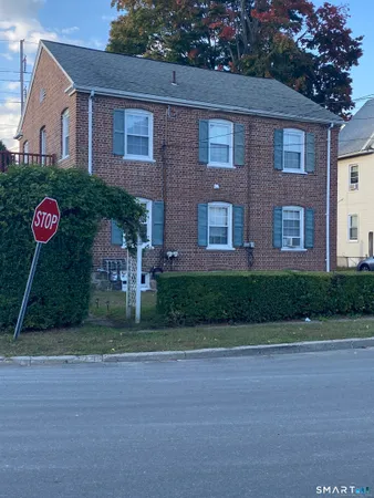$1,950 | 15 Ardmore Street, Fairfield, CT 06824
