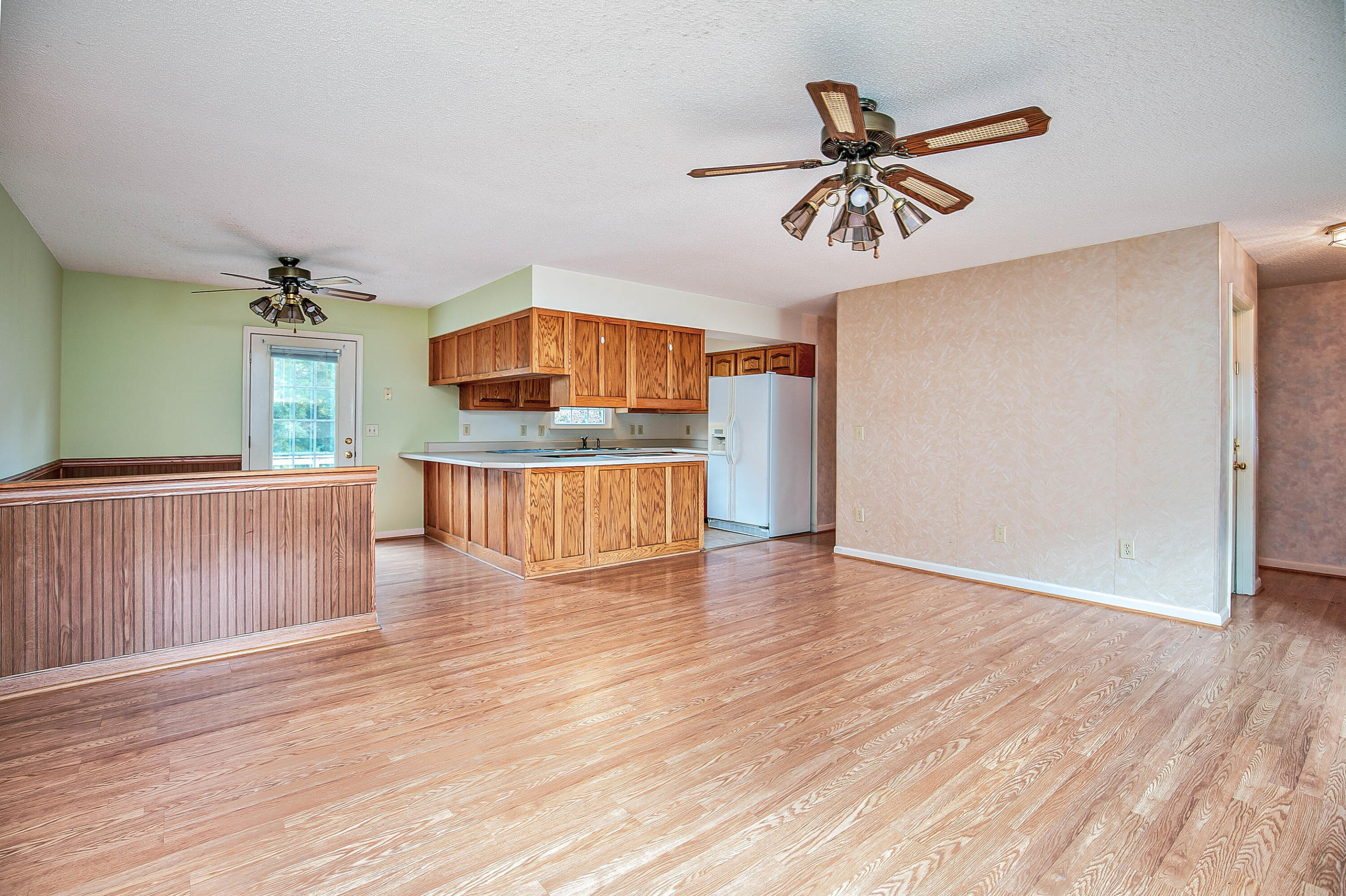 1119 Gray Station Road Gray, TN 37615 - Photo 11 of 35 011_gray_station_rd-10