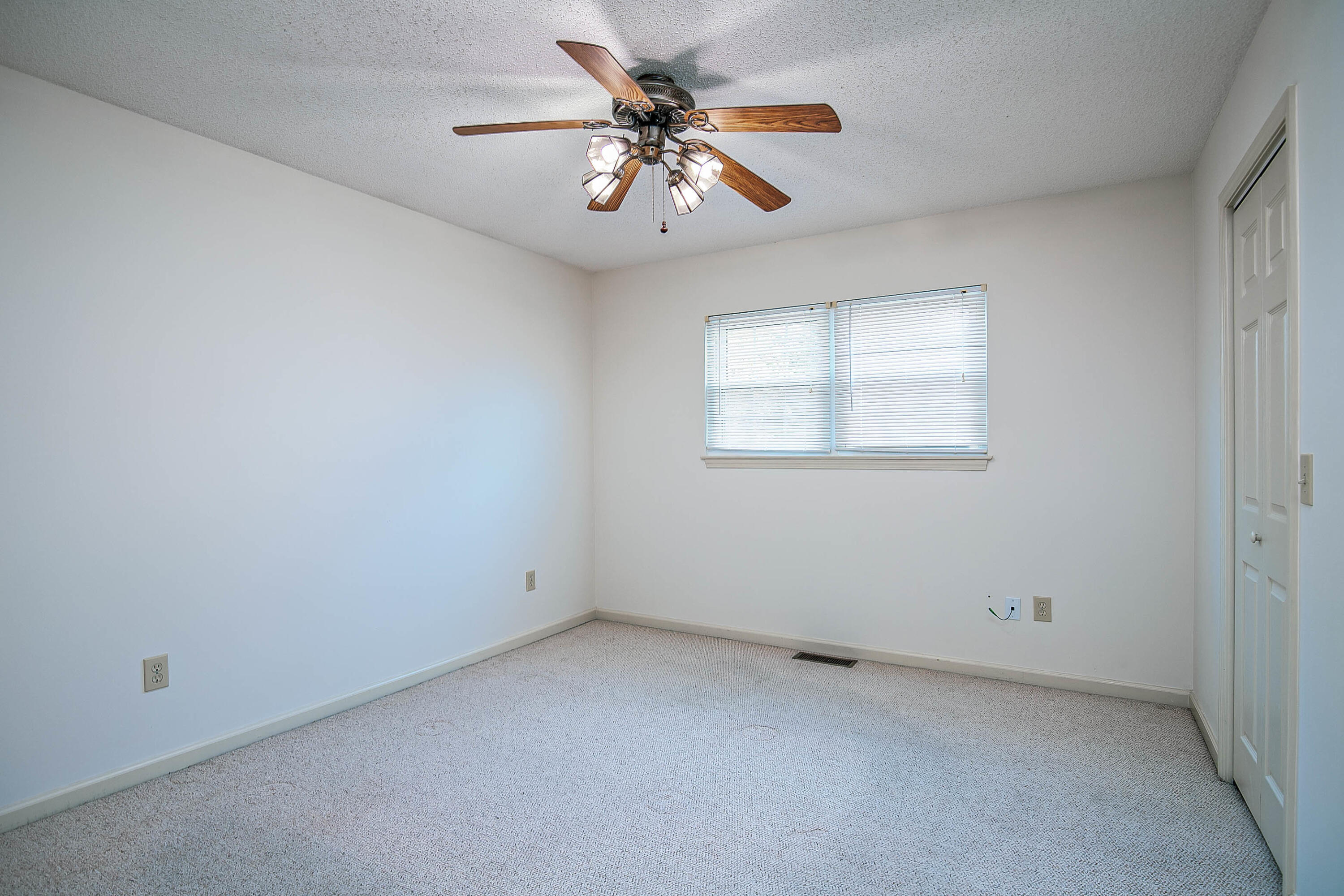 1119 Gray Station Road Gray, TN 37615 - Photo 20 of 35 020_gray_station_rd-19