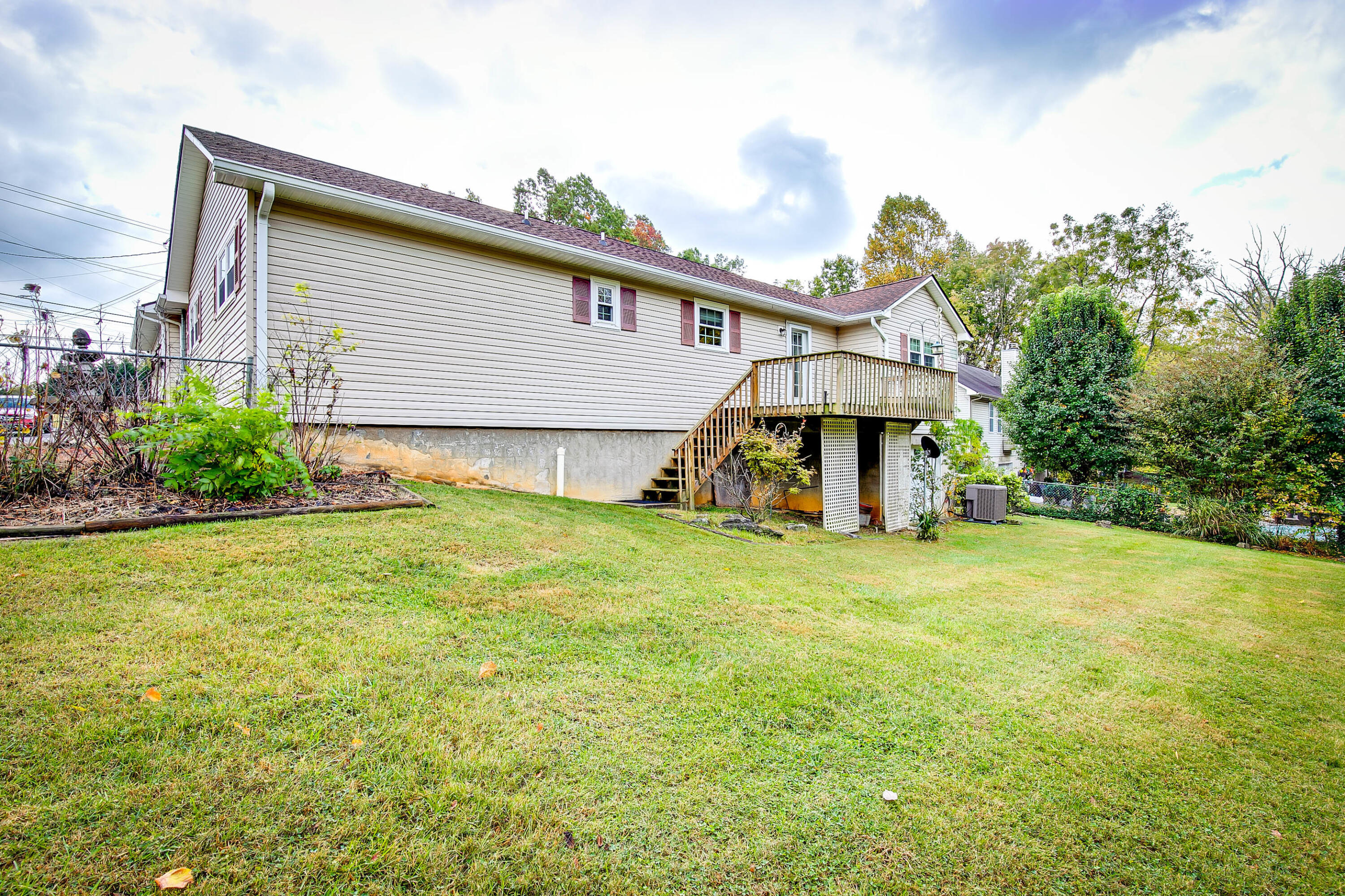 1119 Gray Station Road Gray, TN 37615 - Photo 32 of 35 032_gray_station_rd-30