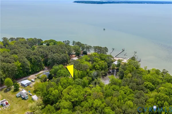 $340,000 | 7 Sunsan Beach Road, Deltaville, VA 23043