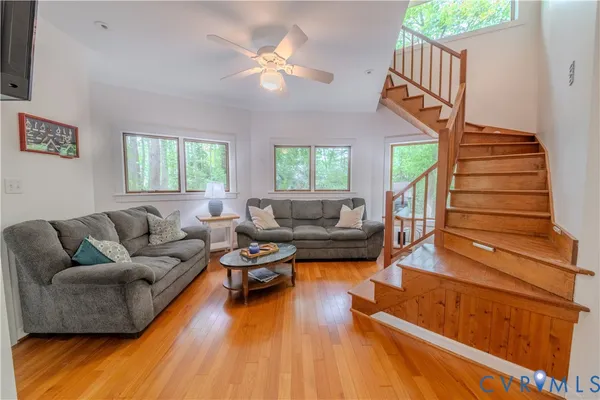 $340,000 | 7 Sunsan Beach Road, Deltaville, VA 23043