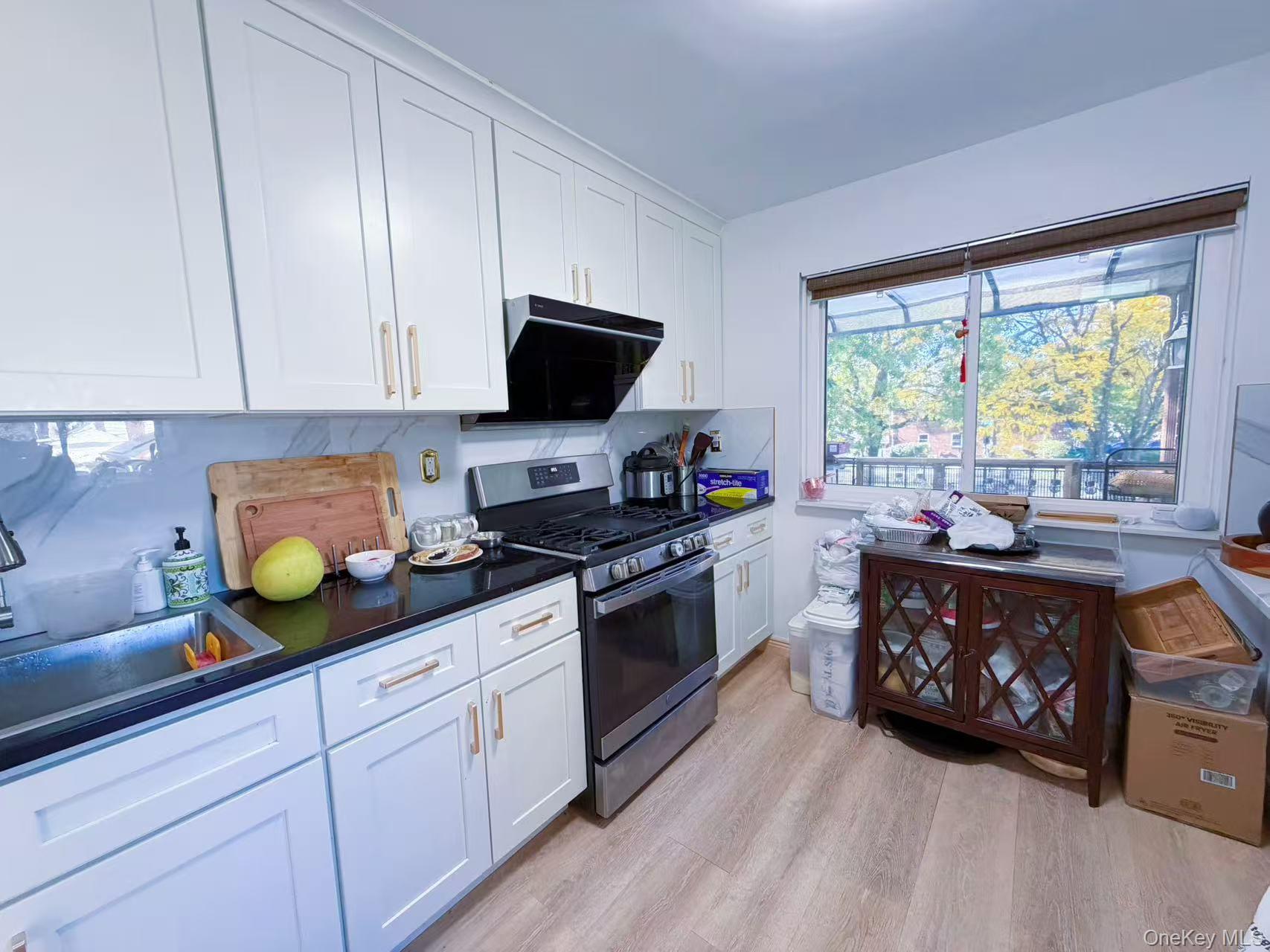 157-14 20th Road Queens, NY 11357 - Photo 6 of 23