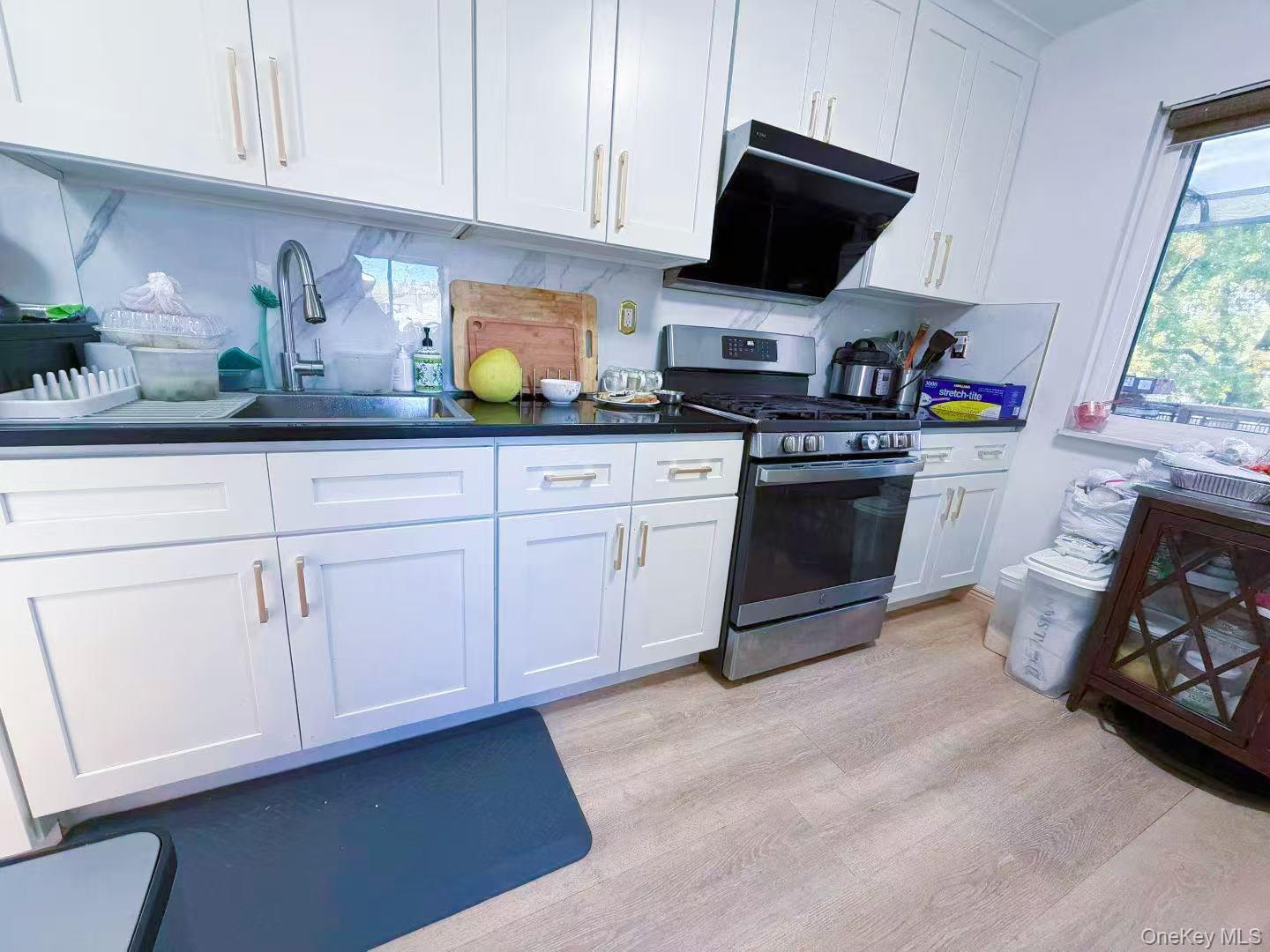 157-14 20th Road Queens, NY 11357 - Photo 7 of 23