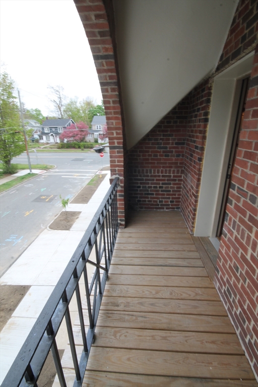 1043 Sumner Avenue Springfield, MA 01118 - Photo 12 of 23