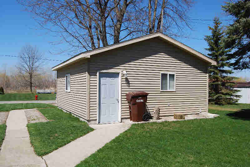 5826 Avalon Road Pinconning, MI 48650 - Photo 3 of 25