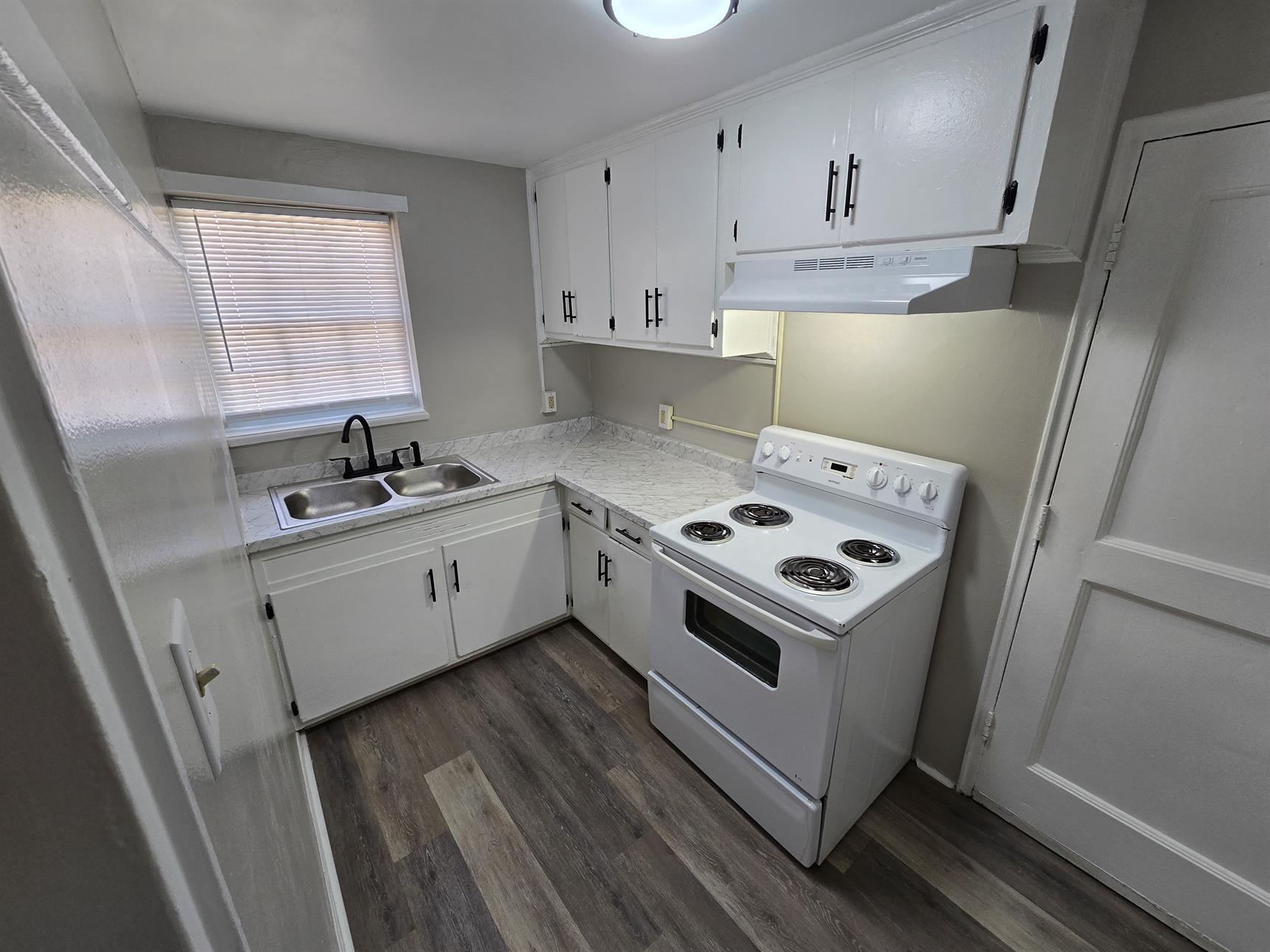 1718 Grandin Road Southwest, Unit 15 Roanoke, VA 24015 - Photo 4 of 7 20250624_135337