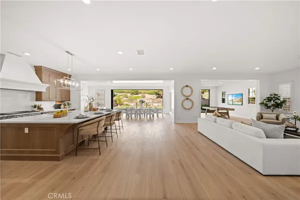 $6,998,000 | 221 Clear Falls, Irvine, CA 92602