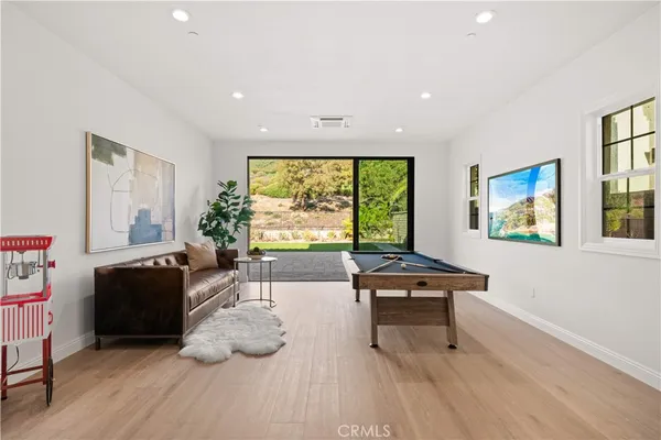 $6,998,000 | 221 Clear Falls, Irvine, CA 92602
