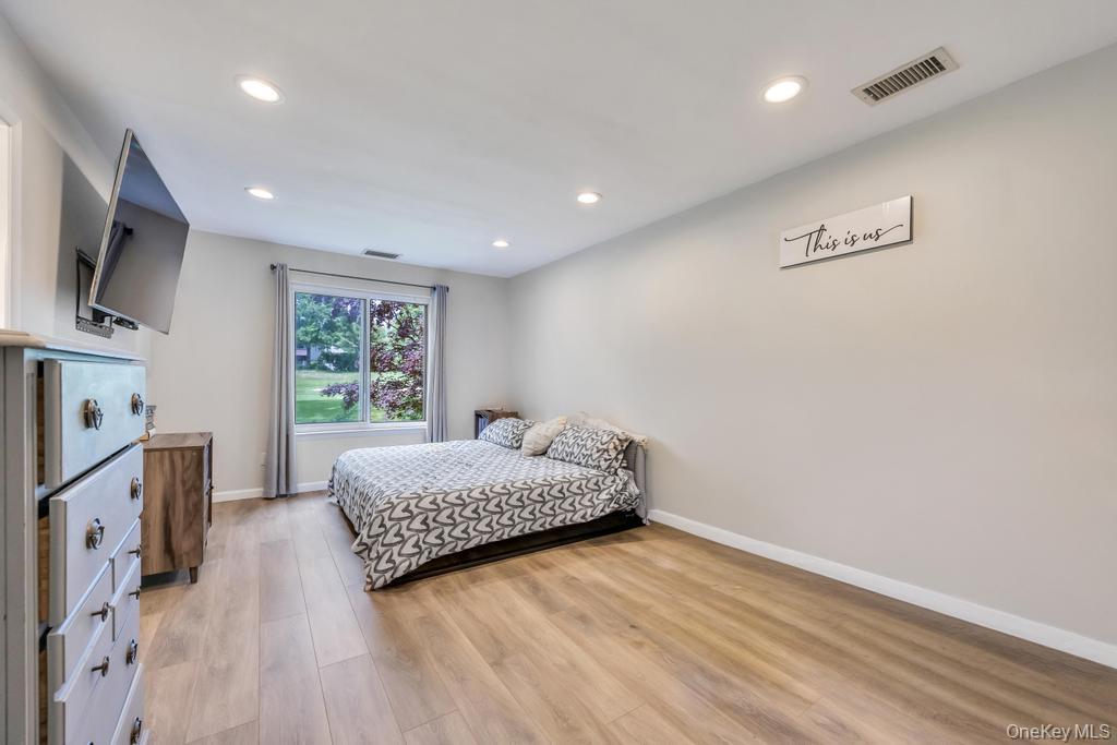 222 Birchwood Road Coram, NY 11727 - Photo 18 of 38
