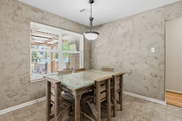 $383,000 | 907 Columbia River Road, Montgomery, TX 77316