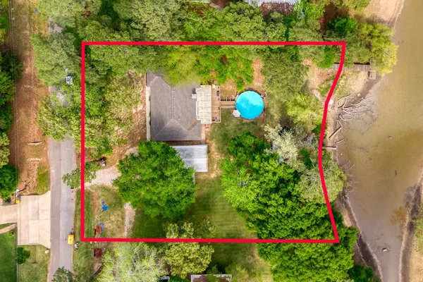 $383,000 | 907 Columbia River Road, Montgomery, TX 77316