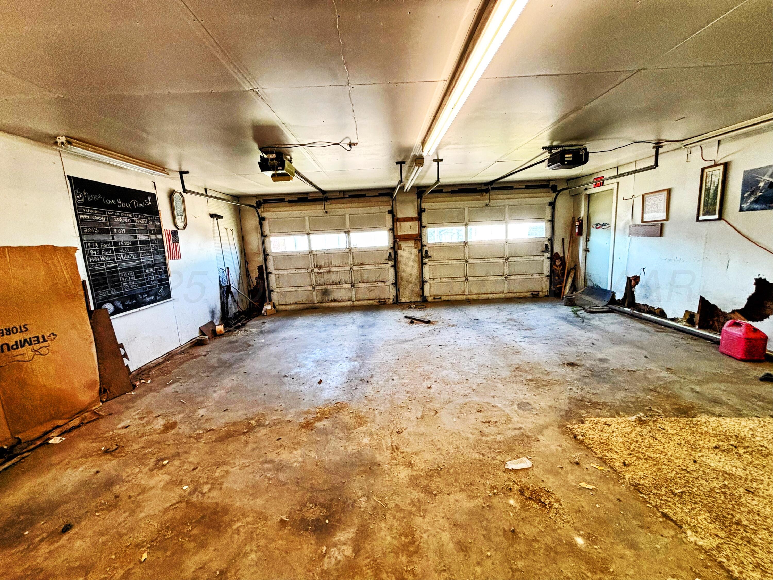 522 South Baylor Street Perryton, TX 79070 - Photo 40 of 52 a view of a garage