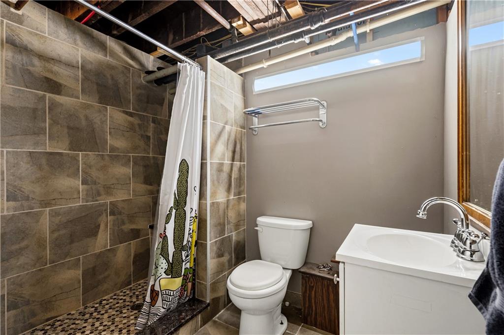 137 Elmore Road Pittsburgh, PA 15221 - Photo 24 of 33 Gallery Image 24