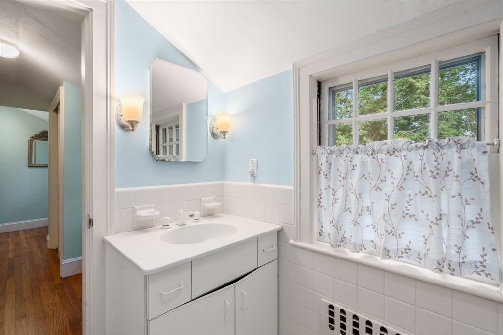 46 Lincoln Road Wellesley, MA 02481 - Photo 19 of 39