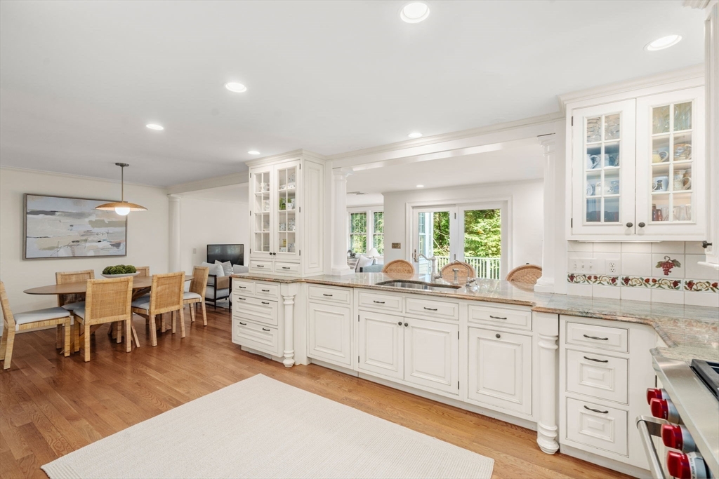 46 Lincoln Road Wellesley, MA 02481 - Photo 9 of 39