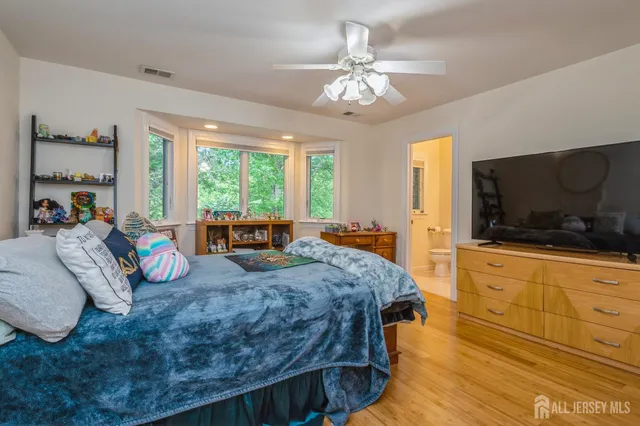 $1,999,995 | 5 Ramapo Court, Colts Neck, NJ 07722