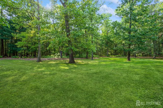 $1,999,995 | 5 Ramapo Court, Colts Neck, NJ 07722