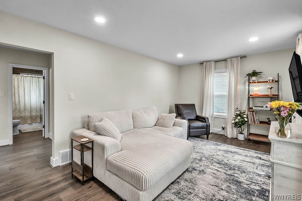 7117 Packard Road Niagara, NY 14304 - Photo 9 of 41
