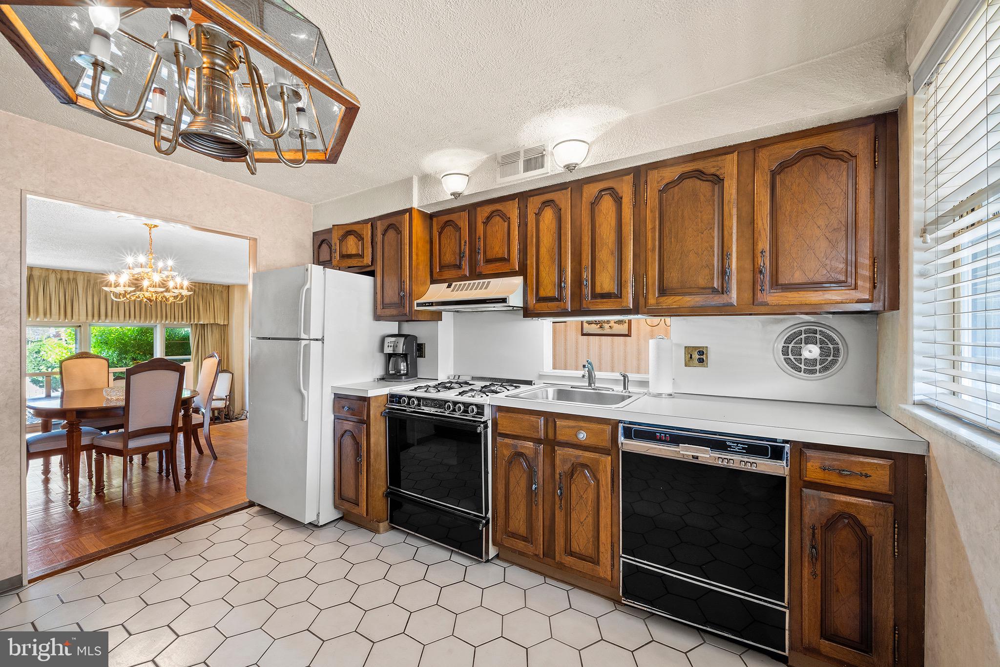 1830 Forrestal Street Philadelphia, PA 19145 - Photo 10 of 29