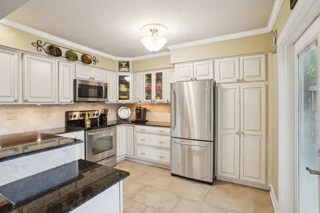 $175,000 | 1500 West Esplanade Avenue, Unit 22B, Kenner, LA 70065