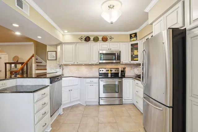 $175,000 | 1500 West Esplanade Avenue, Unit 22B, Kenner, LA 70065