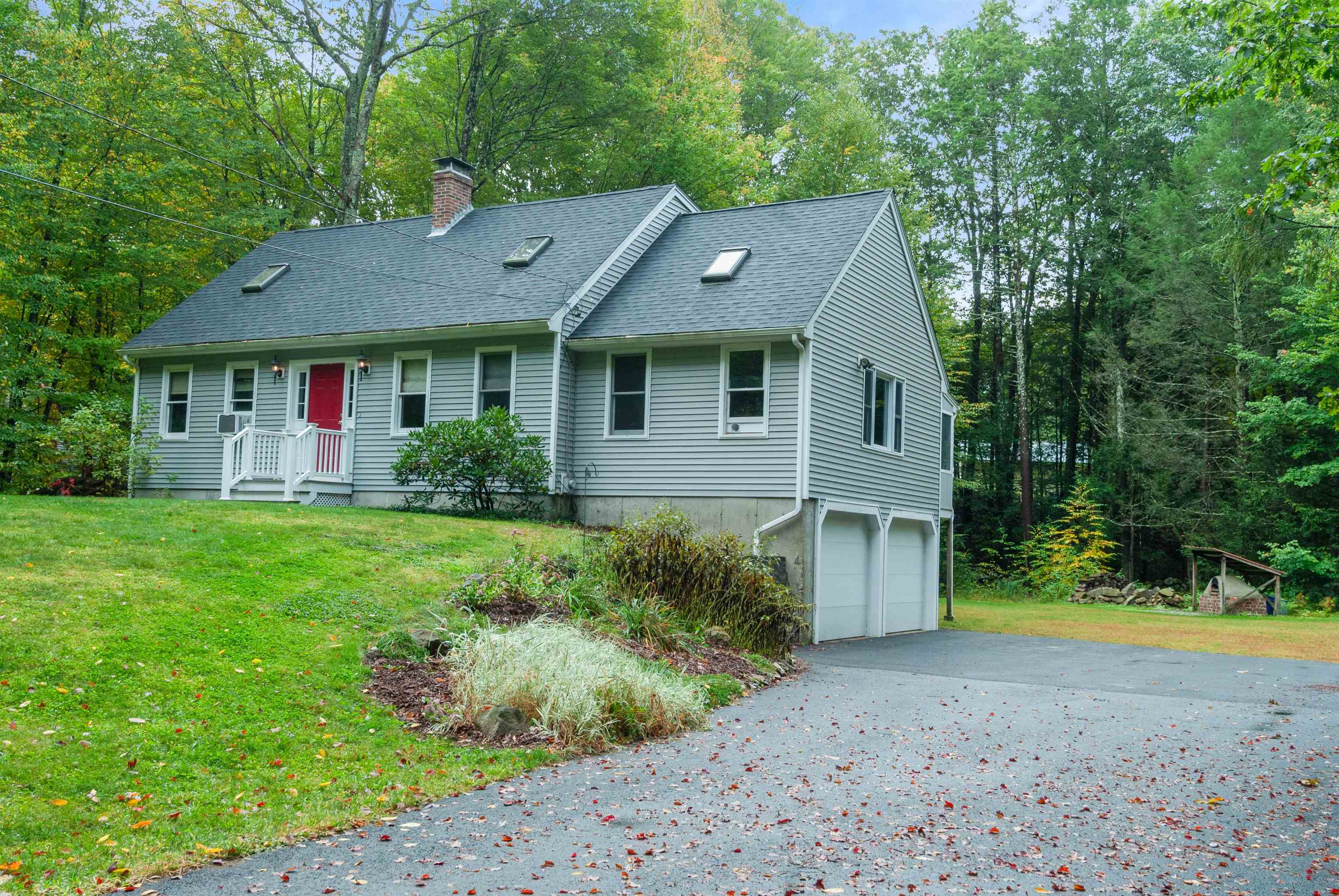 25 Oak Ridge Road Sandown, NH 03873 - Photo 1 of 35