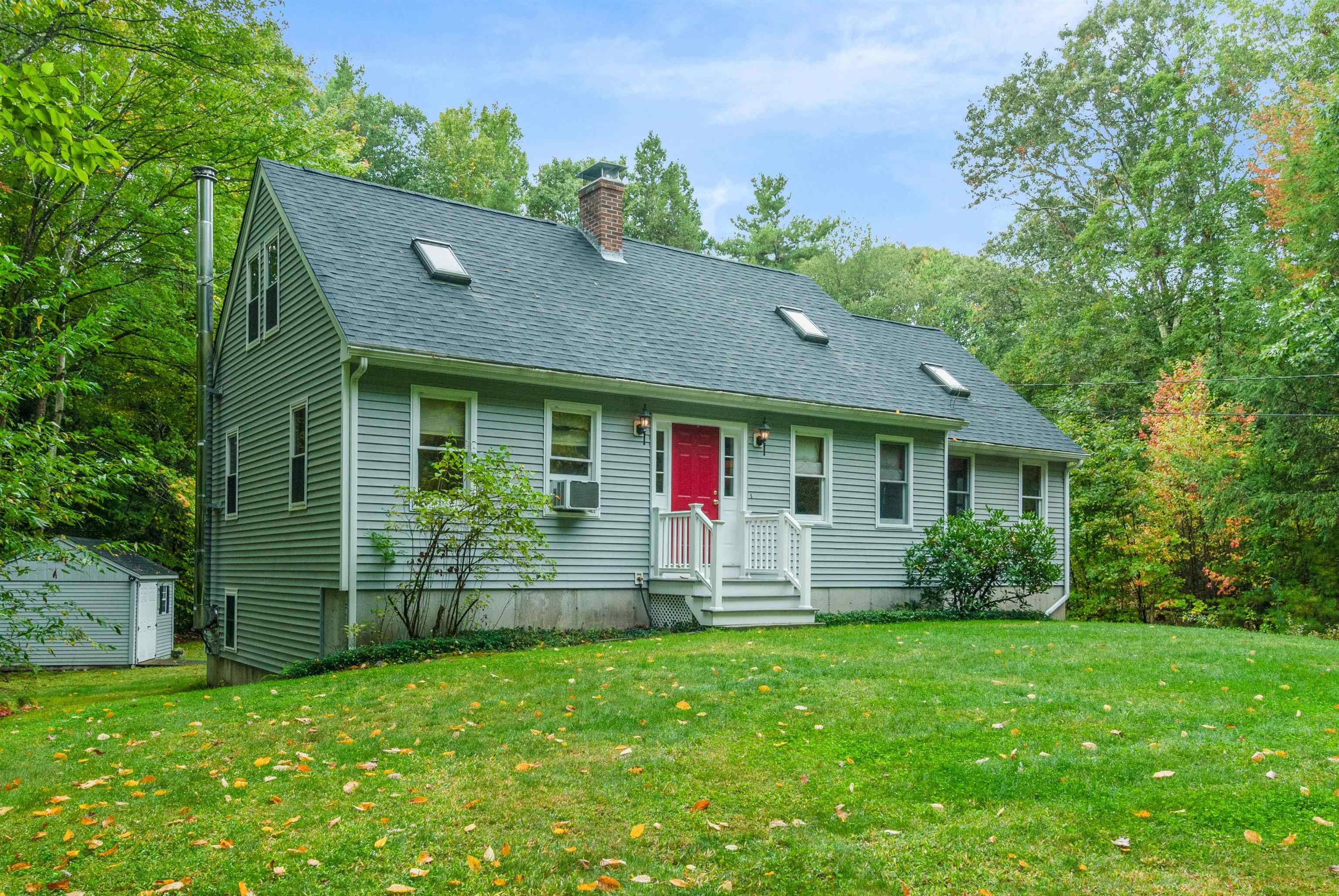 25 Oak Ridge Road Sandown, NH 03873 - Photo 2 of 35
