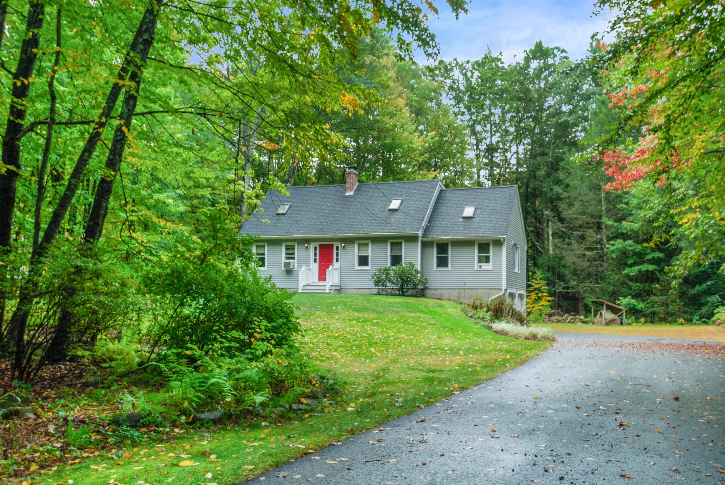 25 Oak Ridge Road Sandown, NH 03873 - Photo 4 of 35