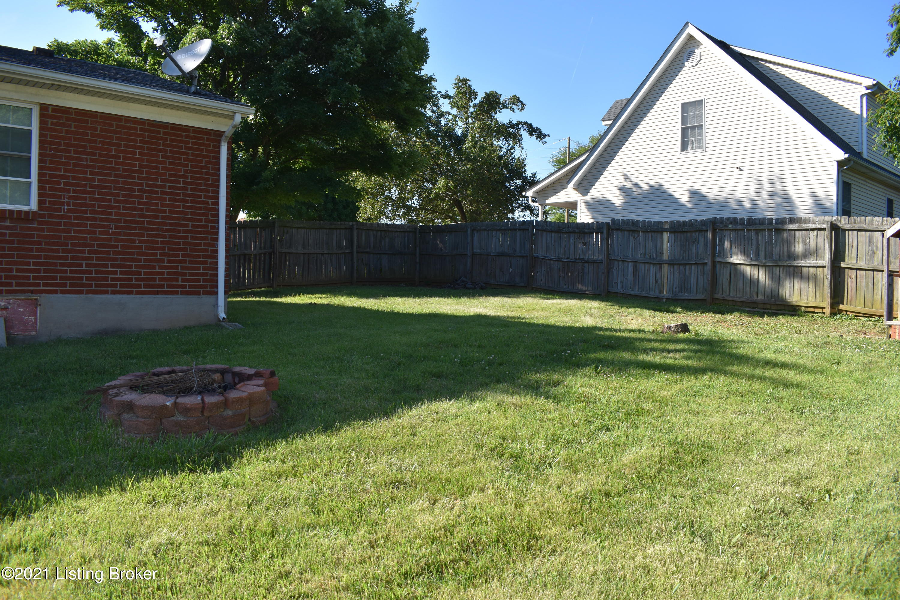 10207 Rod N Reel Road Louisville, KY 40229 - Photo 11 of 25 Year Yard 3