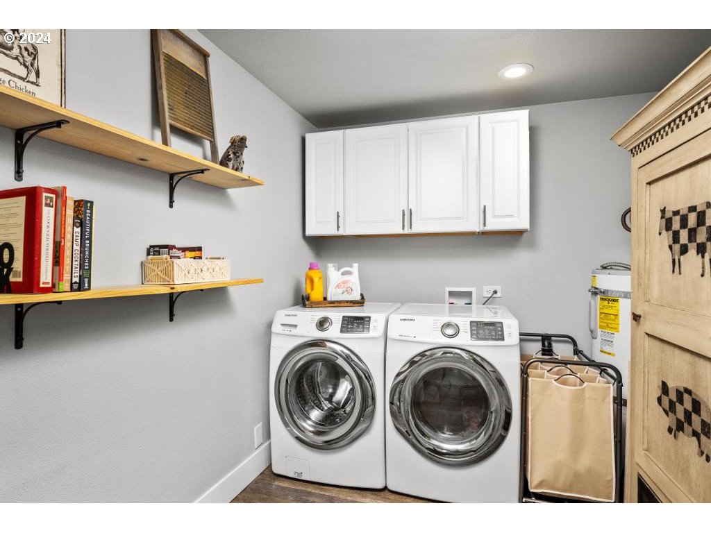 17762 South Redland Road Oregon City, OR 97045 - Photo 14 of 37 a utility room with dryer and washer