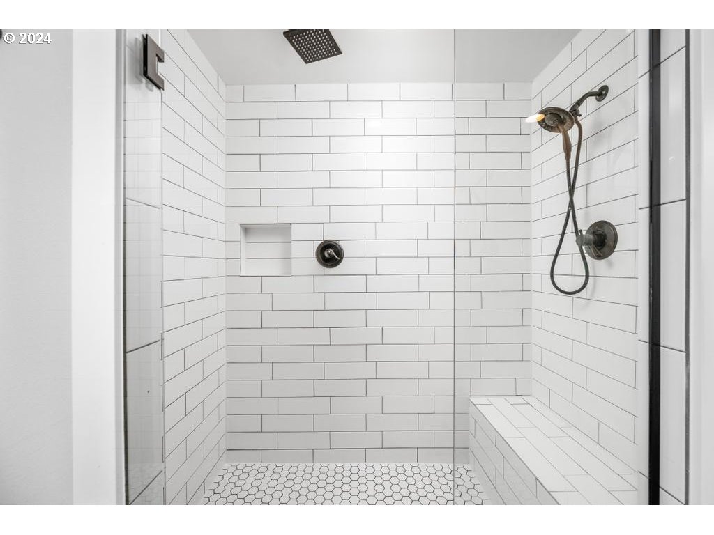 17762 South Redland Road Oregon City, OR 97045 - Photo 24 of 37 a bathroom with a shower