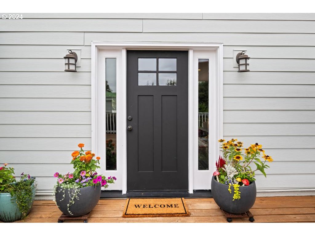 17762 South Redland Road Oregon City, OR 97045 - Photo 4 of 37