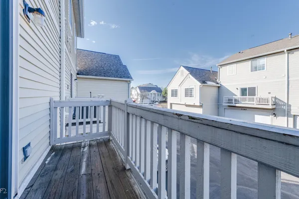 $2,550 | 3377 Ravinia Circle, Aurora, IL 60504