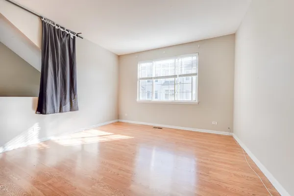 $2,550 | 3377 Ravinia Circle, Aurora, IL 60504