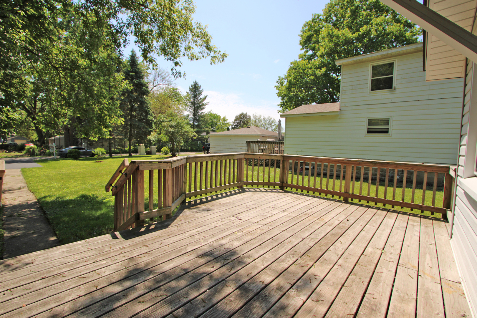 338 East Lakeview Avenue Round Lake Beach, IL 60073 - Photo 5 of 35