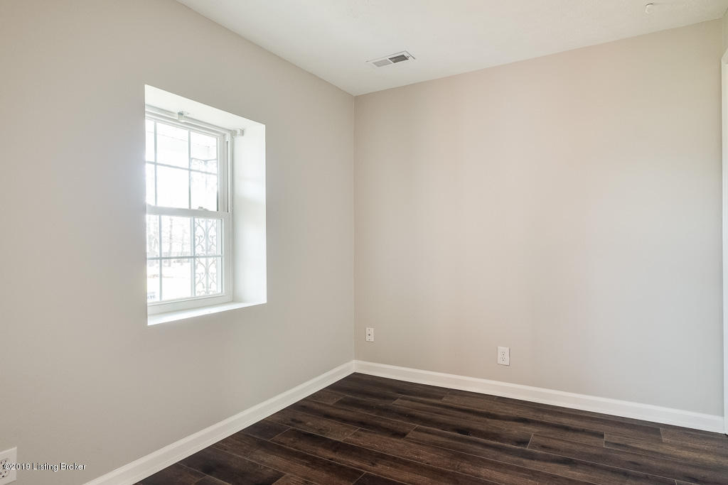 5613 Billtown Road Louisville, KY 40299 - Photo 7 of 24 7