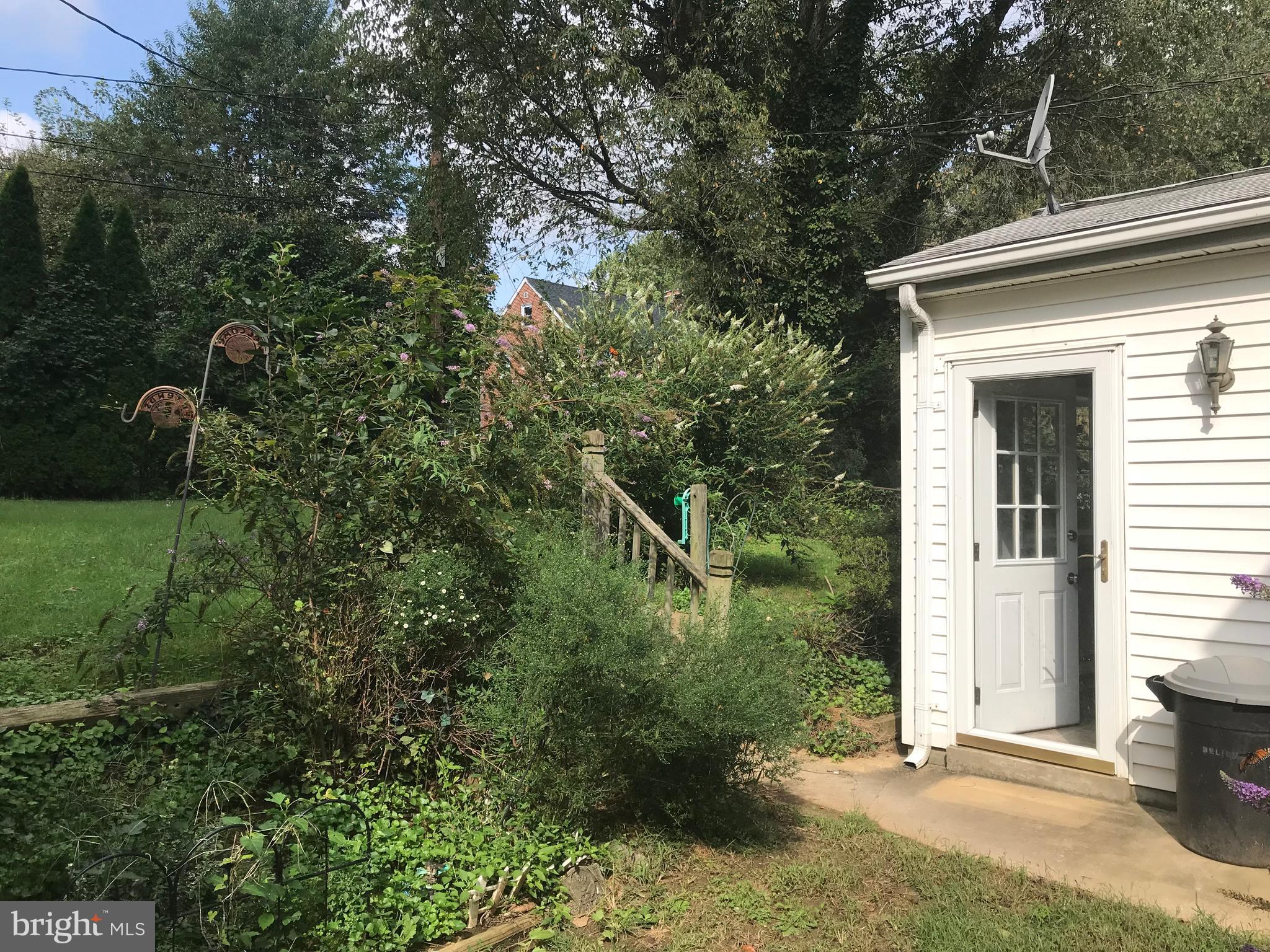 702 Devonshire Road Baltimore, MD 21229 - Photo 23 of 24 Exterior (Rear)