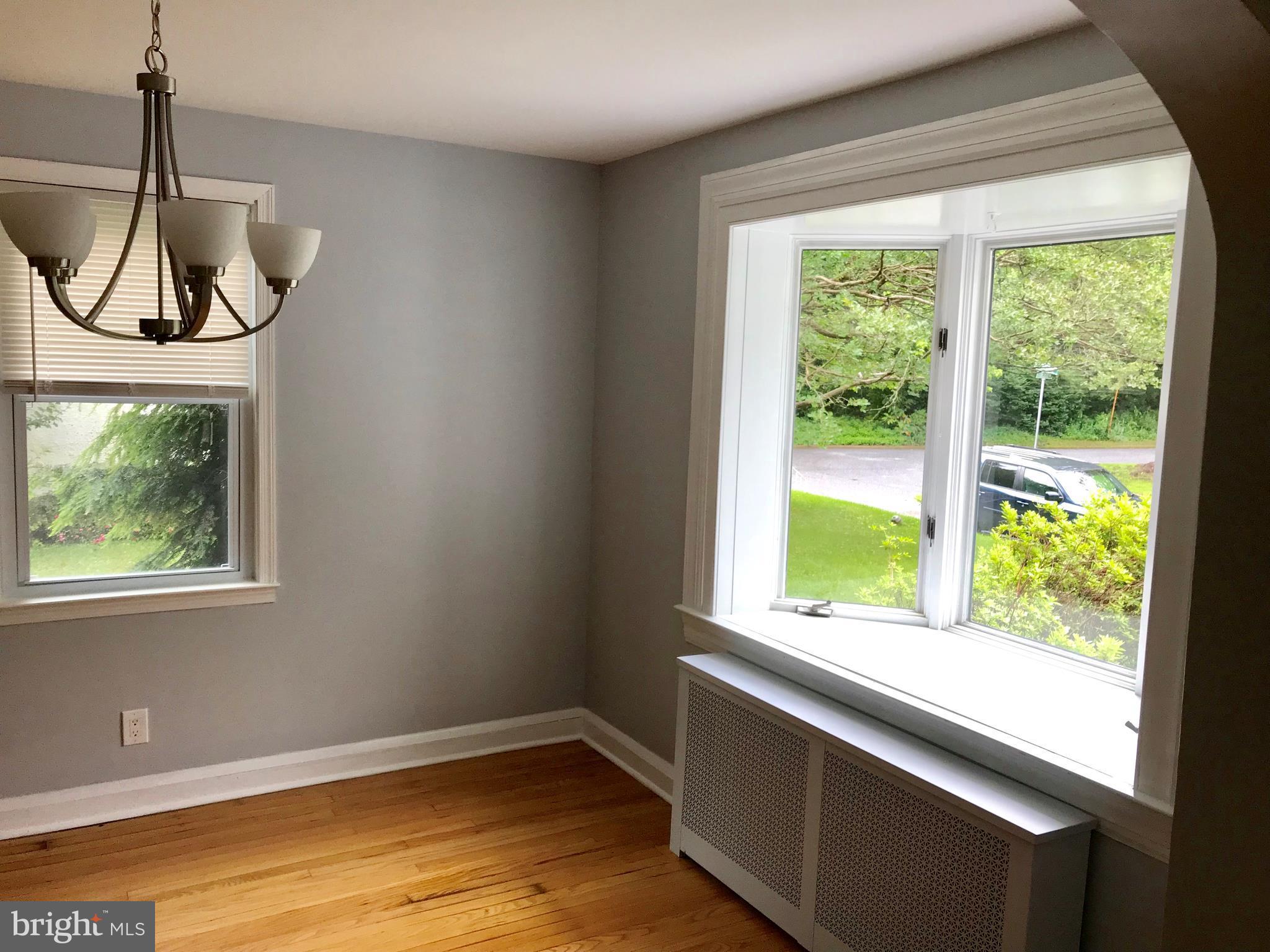 702 Devonshire Road Baltimore, MD 21229 - Photo 5 of 24 Dining Room
