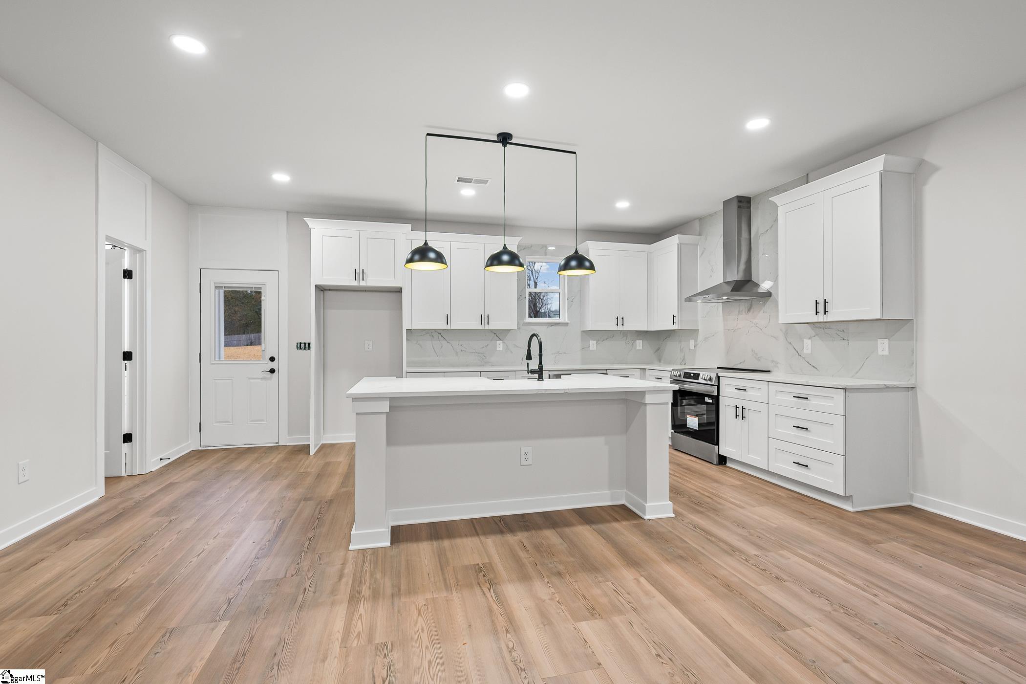 319 Hunts Bridge Road Greenville, SC 29617 - Photo 8 of 37