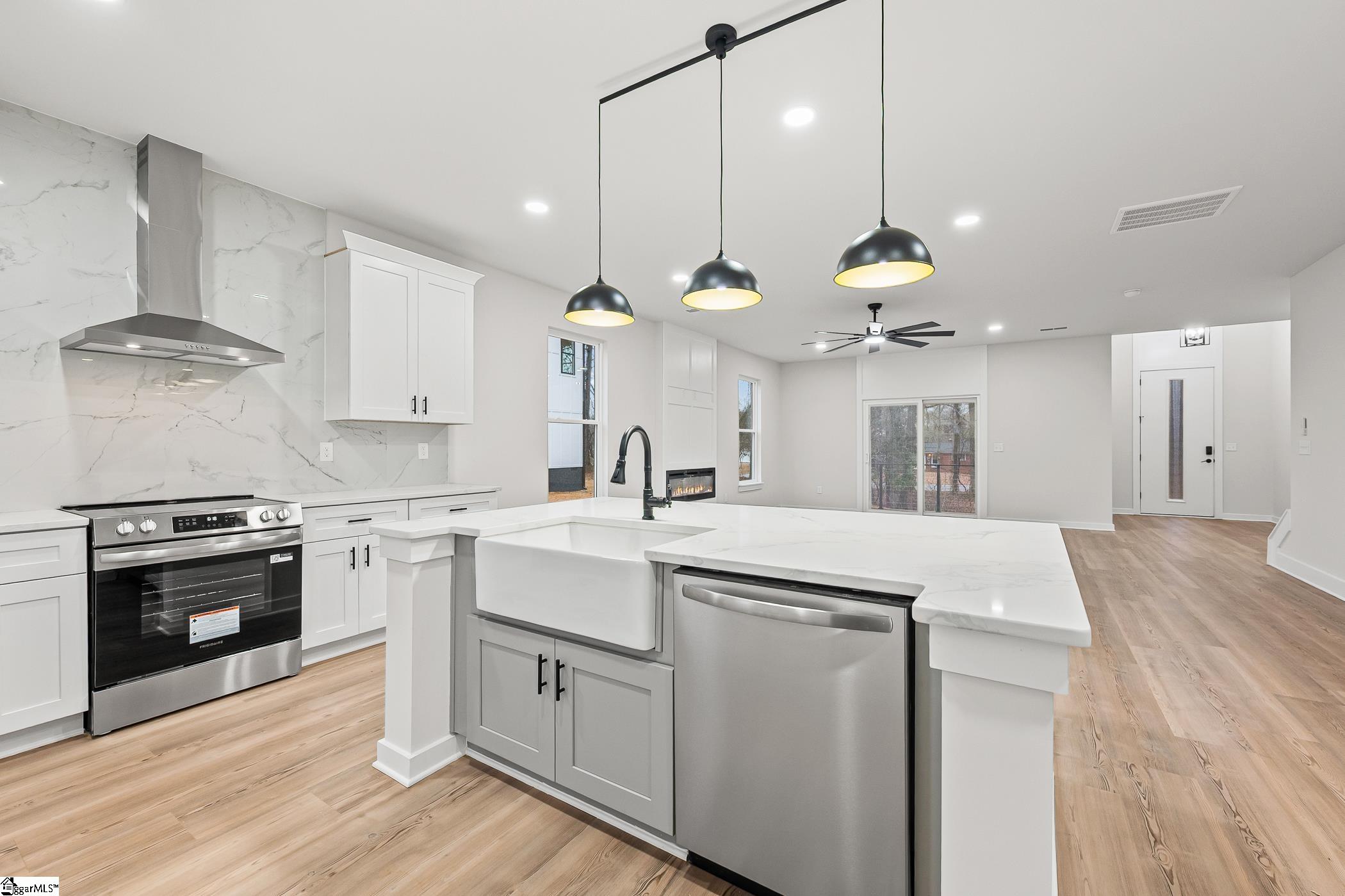 319 Hunts Bridge Road Greenville, SC 29617 - Photo 10 of 37