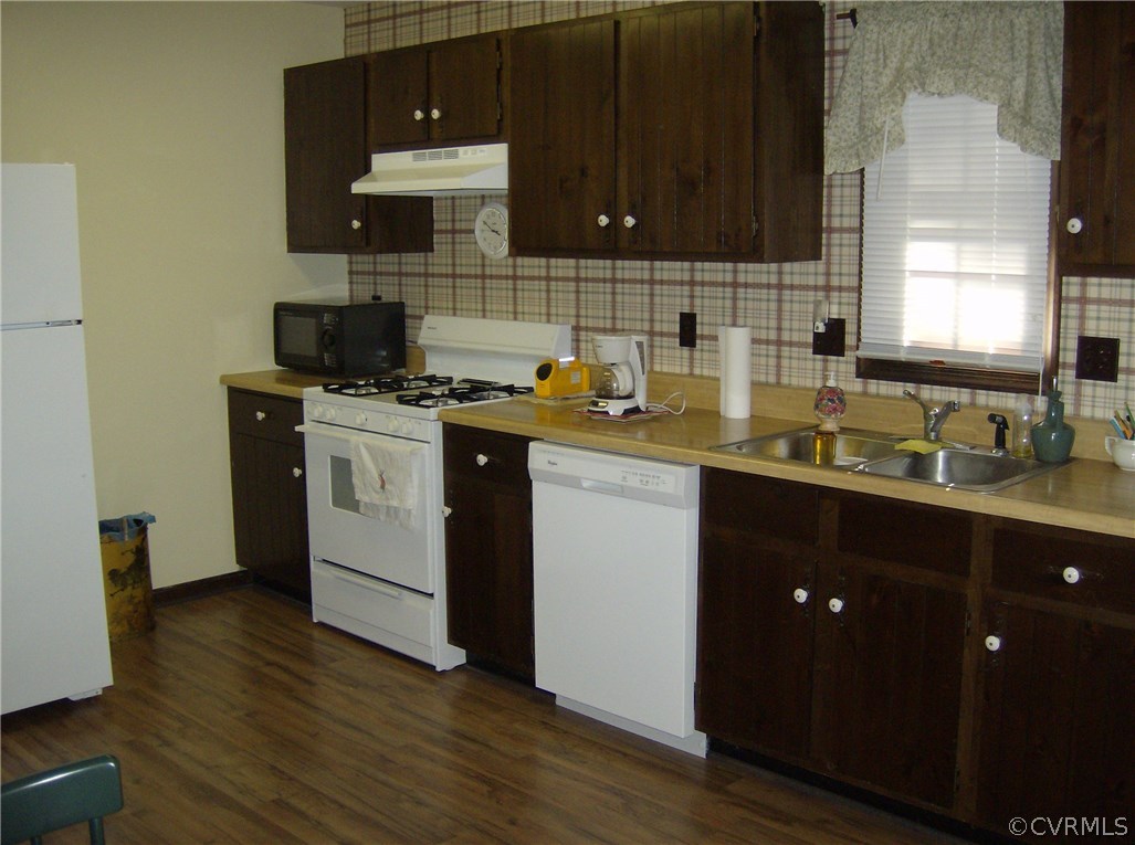 15900 Tri Gate Road Chester, VA 23831 - Photo 3 of 22