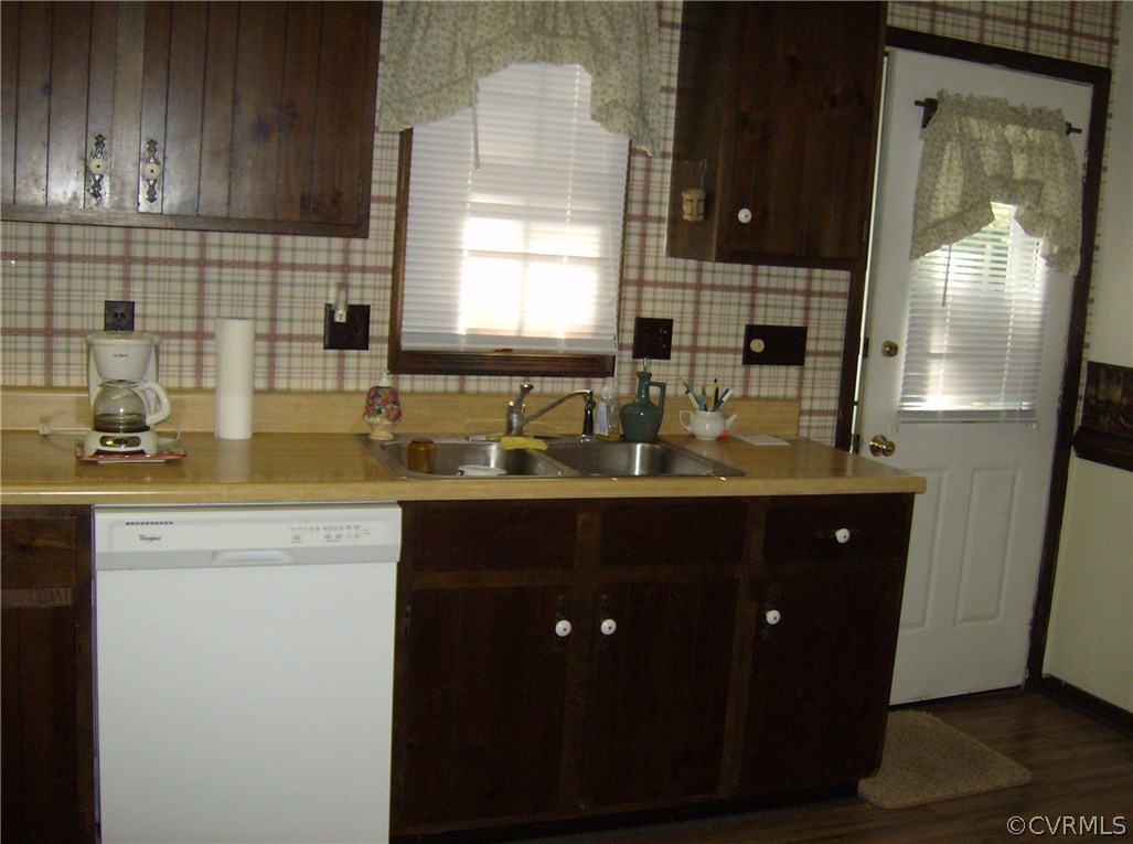 15900 Tri Gate Road Chester, VA 23831 - Photo 4 of 22