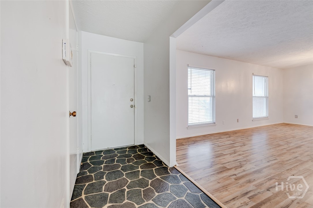 817 Jamestowne Road Savannah, GA 31419 - Photo 5 of 37 Gallery Image 5